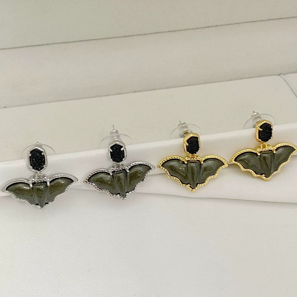 Kendra Scott Bat Earrings Design